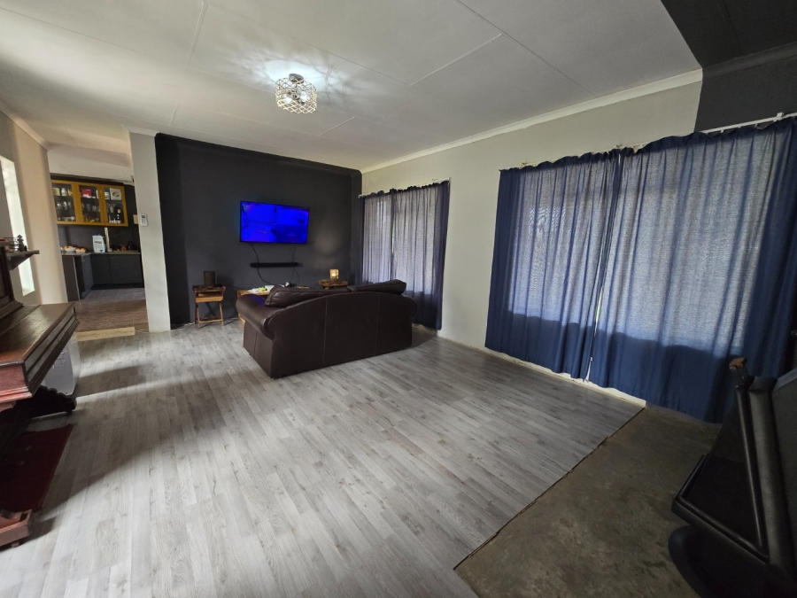 3 Bedroom Property for Sale in Miederpark North West